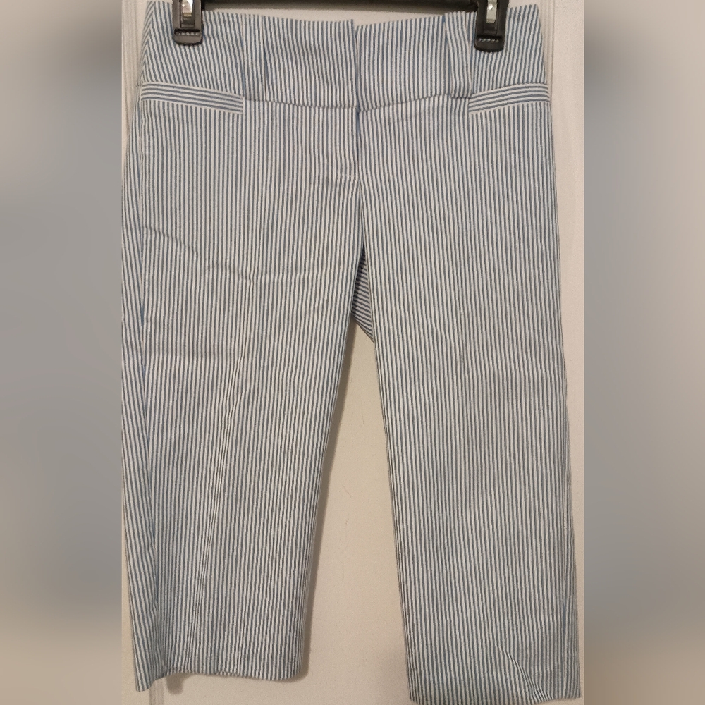 NWT Flirtatious size one blue and white pinstripe capris